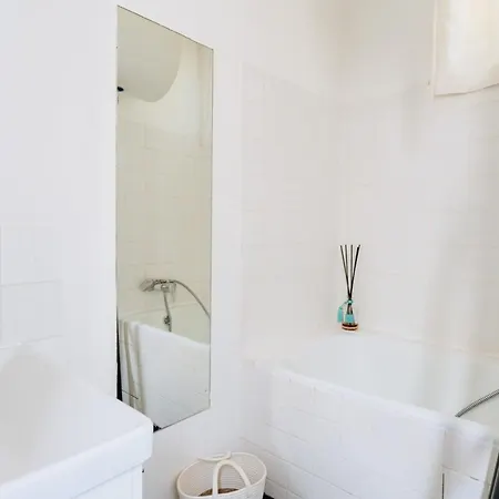 Charming Studio Latin Quarter! Apartman Párizs